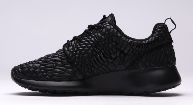 NOW AVAILABLE: Nike Roshe One DMB ‘Triple Black’ in SA – YoMZansi